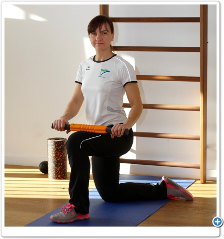 Preparation: Soft tissue work mit Black roll, sticks, Triggerbälle, Faszienstretching - um das Gewebe aufzulockern 