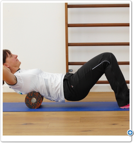 Preparation: Soft tissue work mit Black roll, sticks, Triggerbälle, Faszienstretching - um das Gewebe aufzulockern 